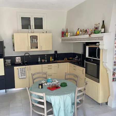 Grand Ancien 80 M2, 2 , Salon, Cuisine Equipee, Vaste Terrasse, Calme, Proche Du Centre Bordeaux