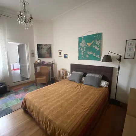 Grand Ancien 80 M2, 2 , Salon, Cuisine Equipee, Vaste Terrasse, Calme, Proche Du Centre * Bordeaux